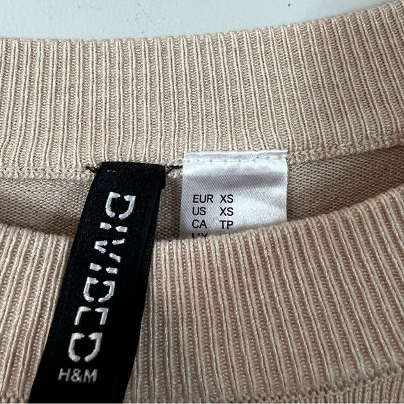 H&M Women's Sweater Soft Knit Size XS Crew Pullover Tan Brand New Oversize - Picture 3 of 5